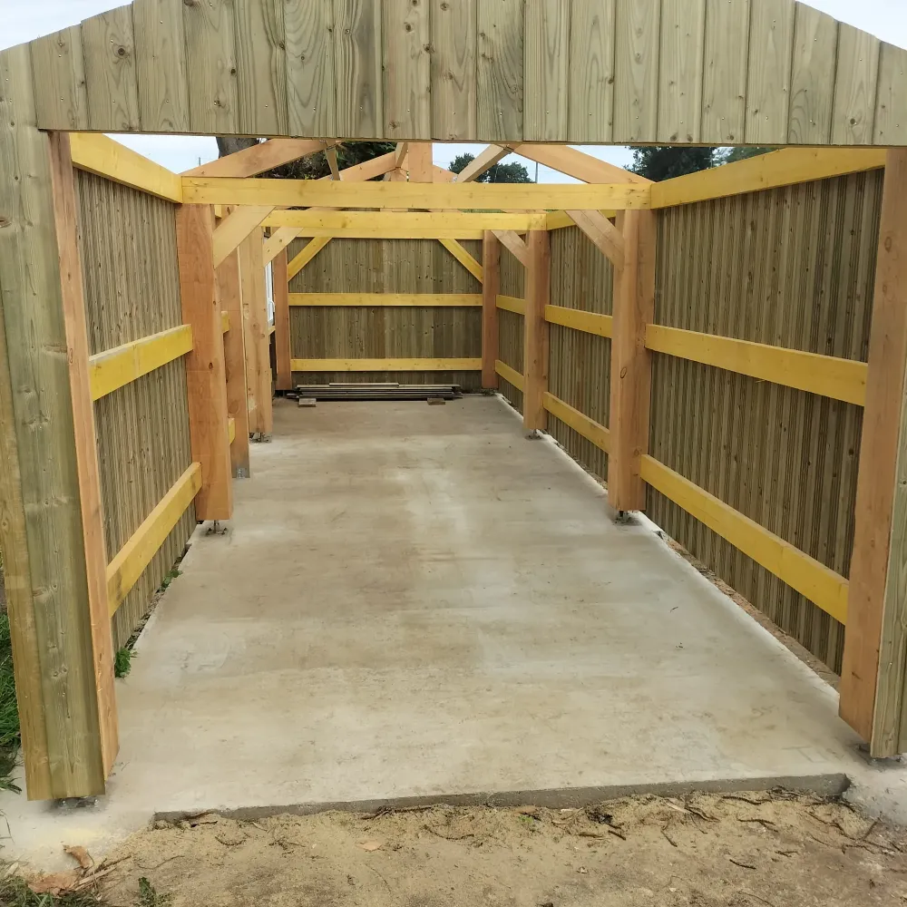 Bardage près de La Roche-Jaudy