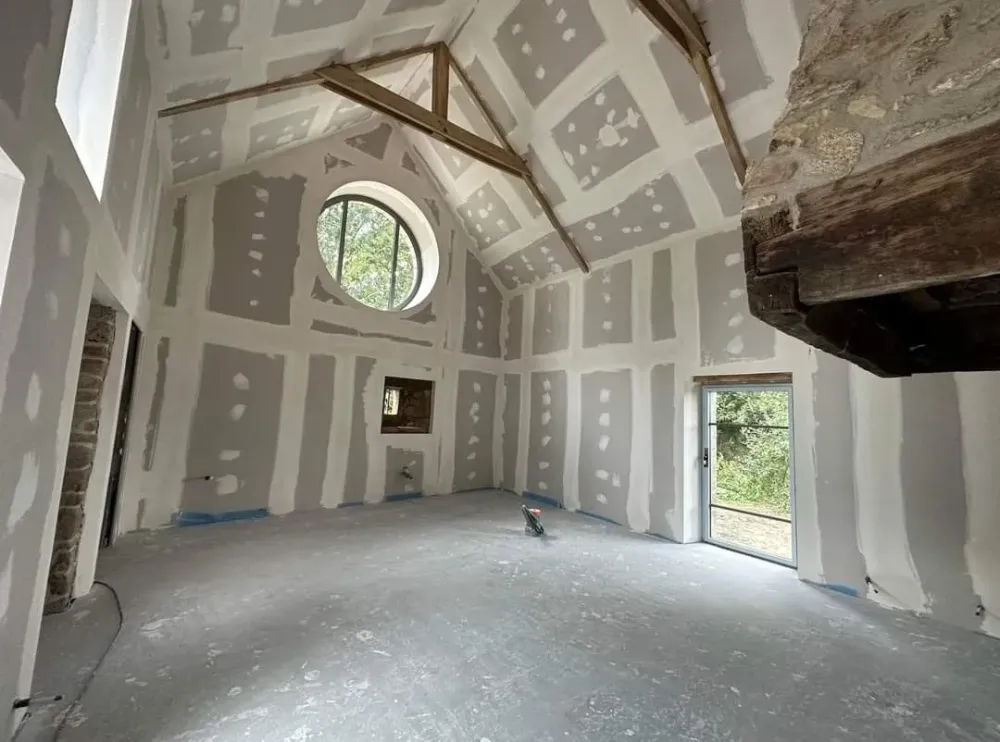 Plaquiste près de La Roche-Jaudy